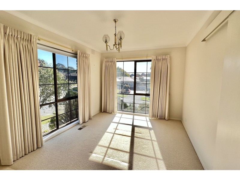 3 Shannon Way, Berwick VIC 3806