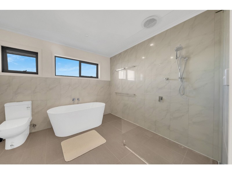 3 Shannon Way, Berwick VIC 3806