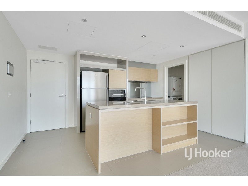 2404/9 Waterside Place, Docklands VIC 3008
