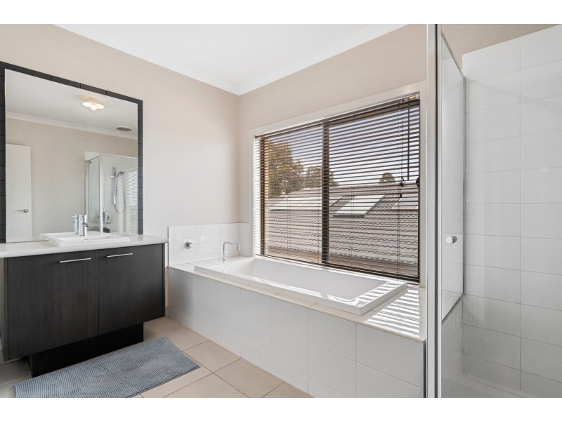300 Broadwalk Boulevard, Point Cook VIC 3030