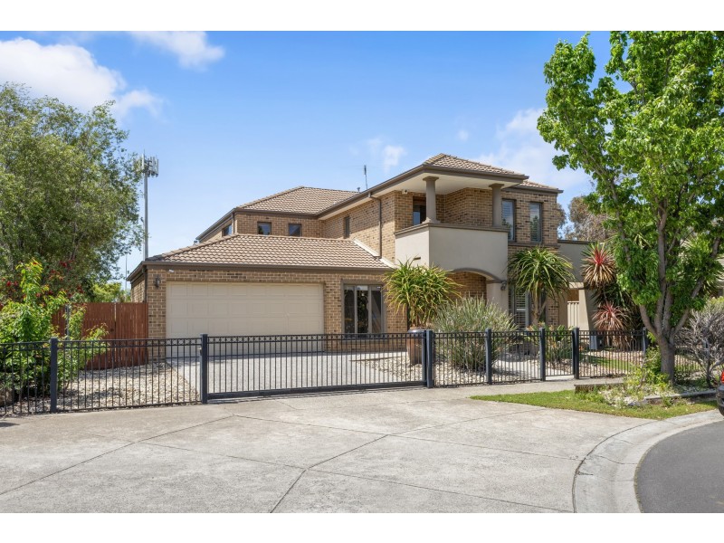 8 Toolondo Close, Caroline Springs VIC 3023