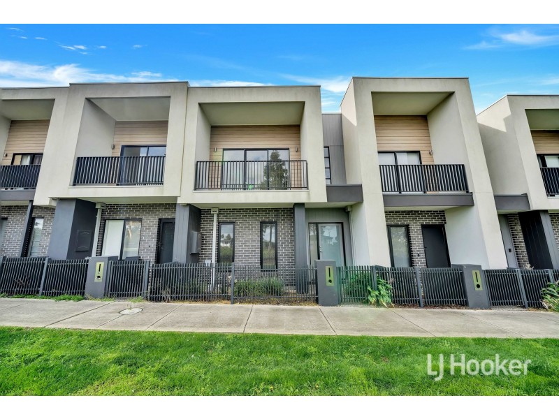 7 Clarence Walk, Mickleham VIC 3064