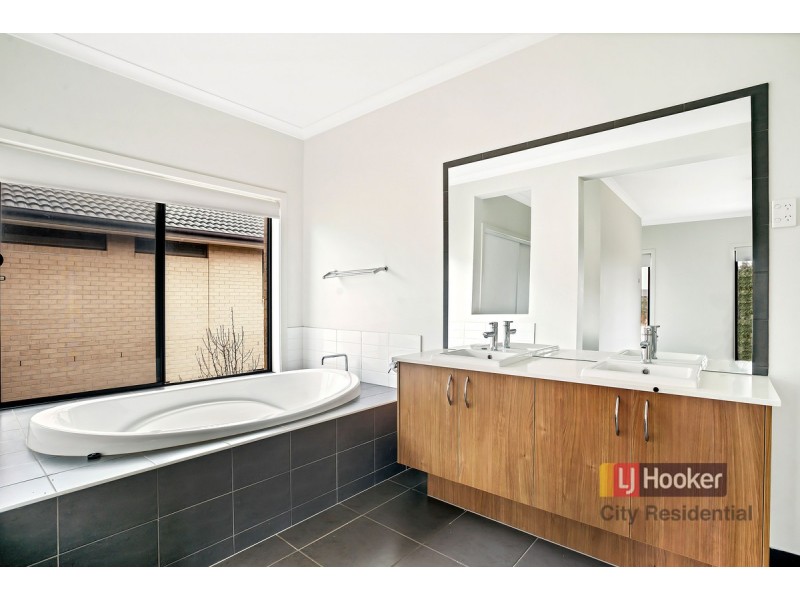 12 Solero Parade, Point Cook VIC 3030