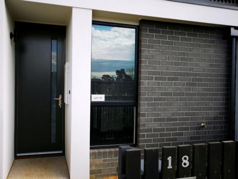 18 Central Park Walk, Cheltenham VIC 3192
