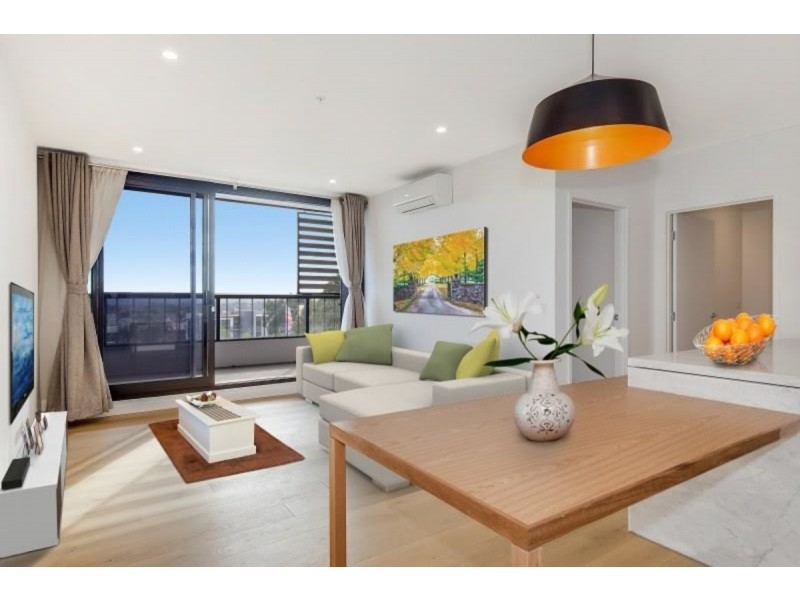402/5 Sovereign Point Court, Doncaster VIC 3108