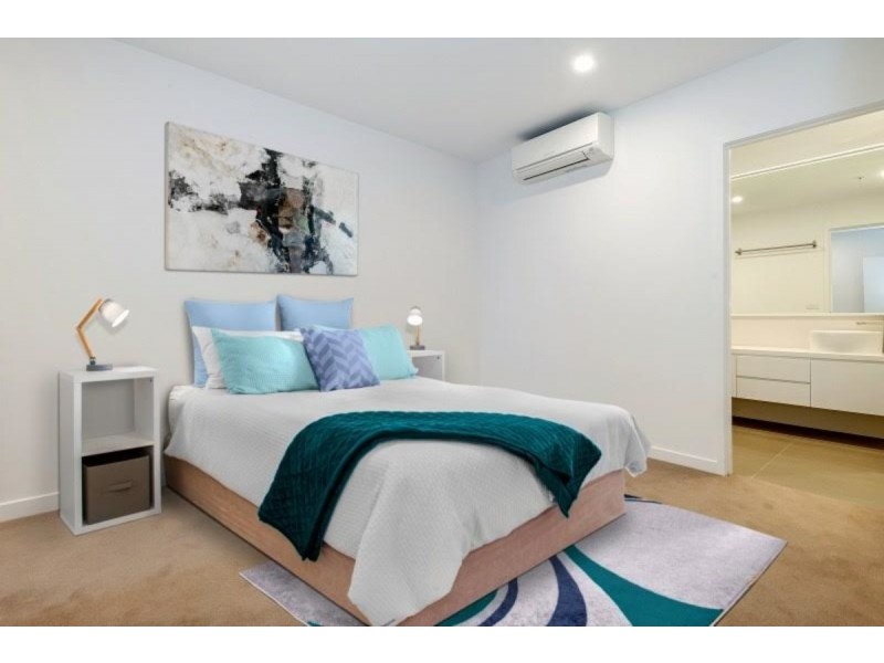 402/5 Sovereign Point Court, Doncaster VIC 3108