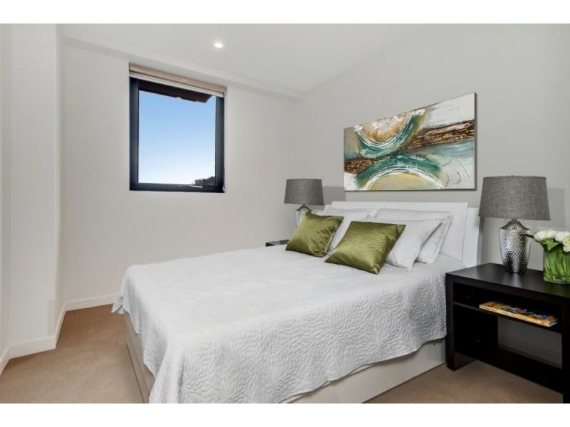 402/5 Sovereign Point Court, Doncaster VIC 3108