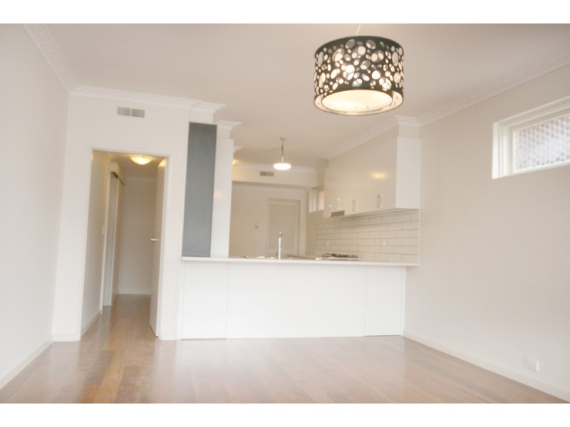 4/9 The Strand, Moonee Ponds VIC 3039