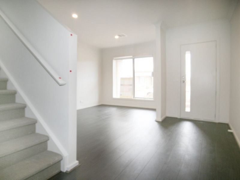 8 Chartwell Avenue, Truganina VIC 3029