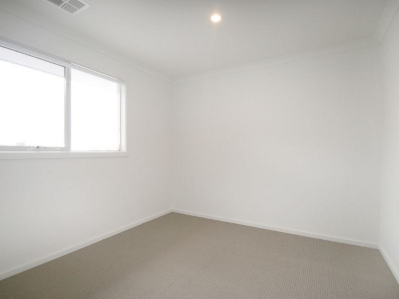 8 Chartwell Avenue, Truganina VIC 3029