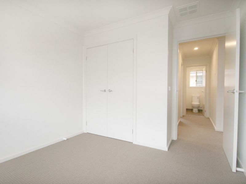 8 Chartwell Avenue, Truganina VIC 3029