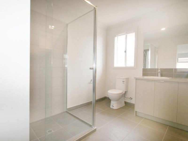 8 Chartwell Avenue, Truganina VIC 3029