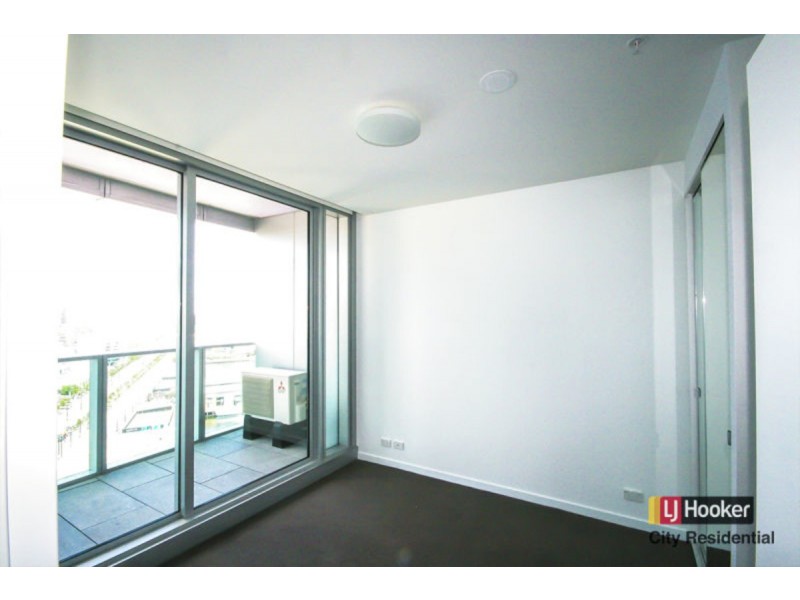 1904/231-245 Harbour Esplanade, Docklands VIC 3008