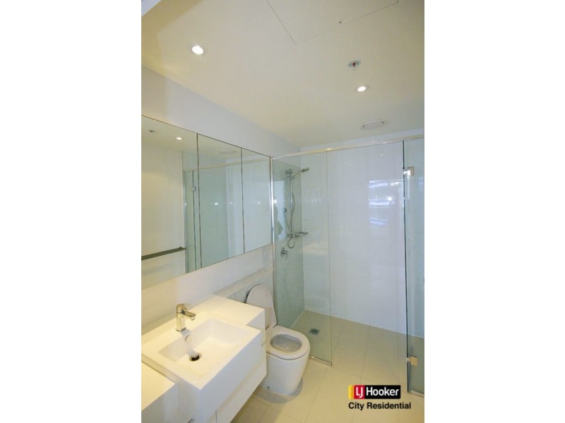 1904/231-245 Harbour Esplanade, Docklands VIC 3008