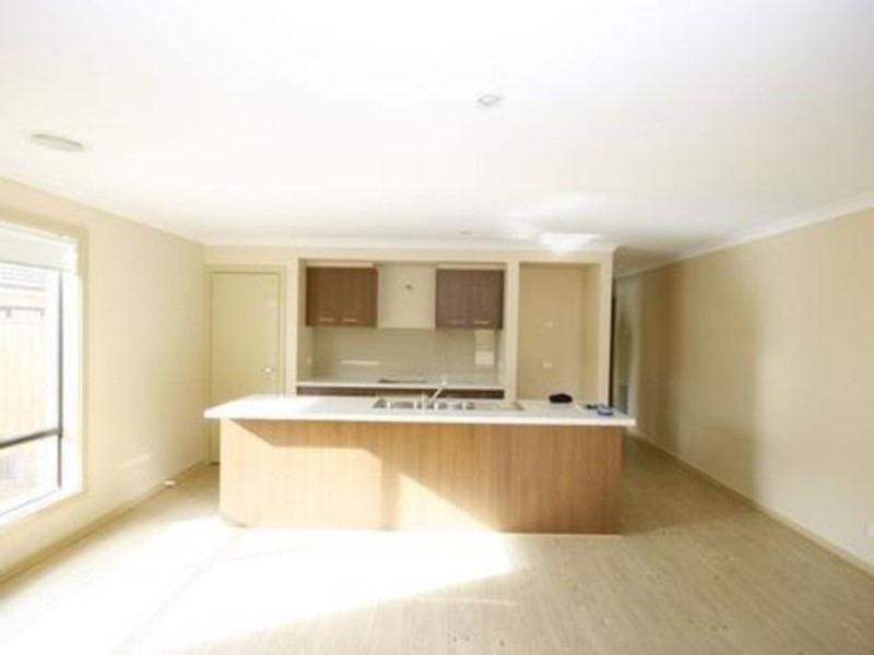 136 Eminence Boulevard, Doreen VIC 3754