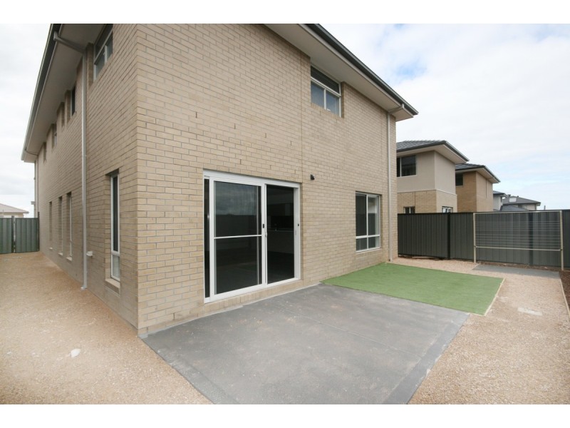 8 Chartwell Avenue, Truganina VIC 3029