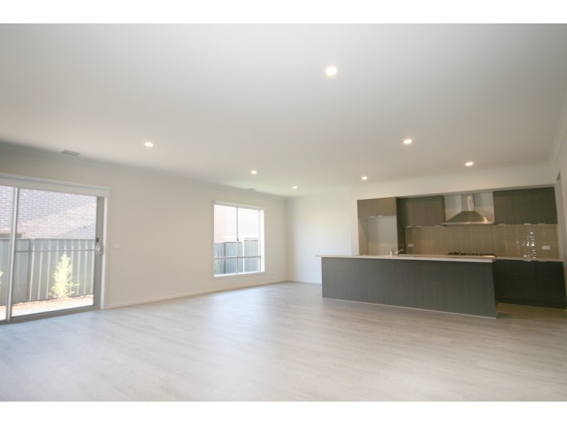 34 Monet Drive, Truganina VIC 3029