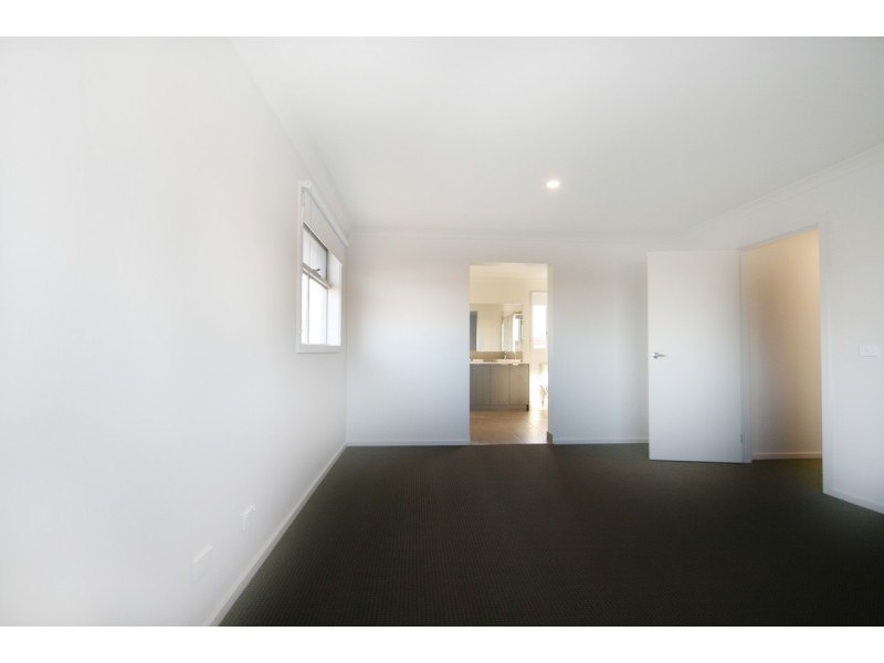 34 Monet Drive, Truganina VIC 3029