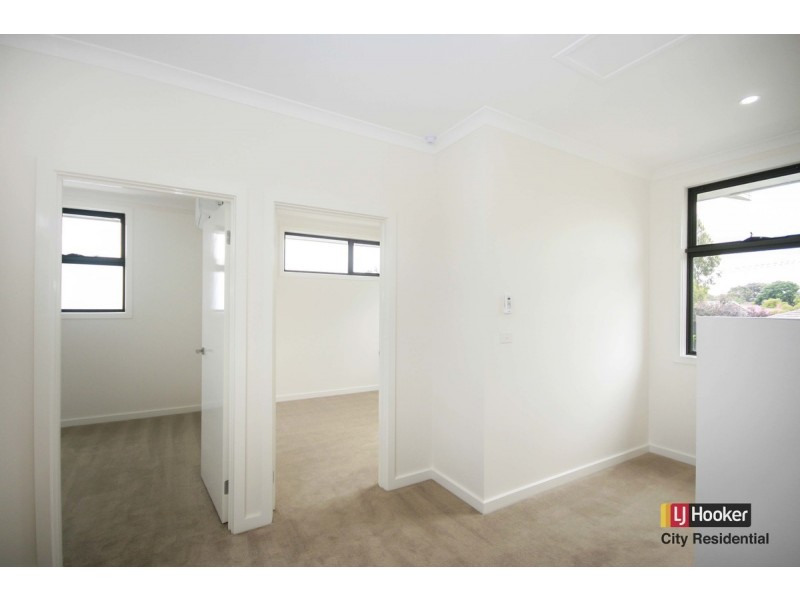 1/17 South Crescent, Heidelberg West VIC 3081
