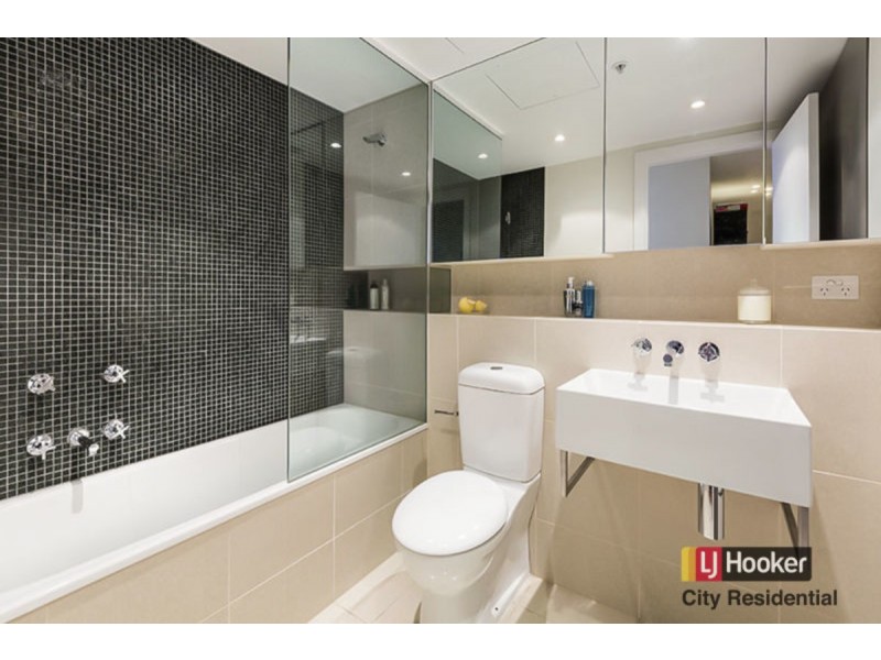 720/55 Queens Road, Melbourne VIC 3004