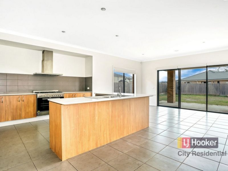 12 Solero Parade, Point Cook VIC 3030