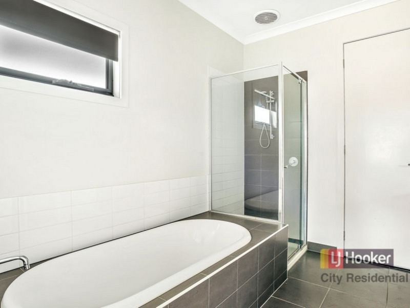 12 Solero Parade, Point Cook VIC 3030