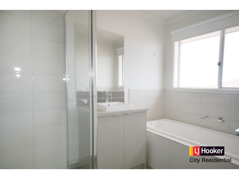 11 Chartwell Avenue, Truganina VIC 3029