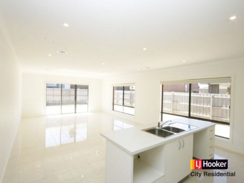 38 Grassland Drive, Point Cook VIC 3030