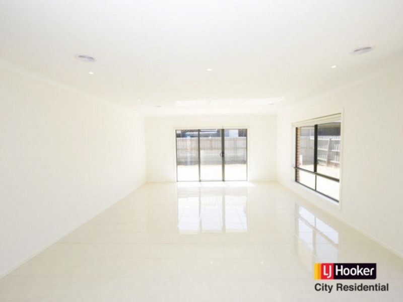 38 Grassland Drive, Point Cook VIC 3030