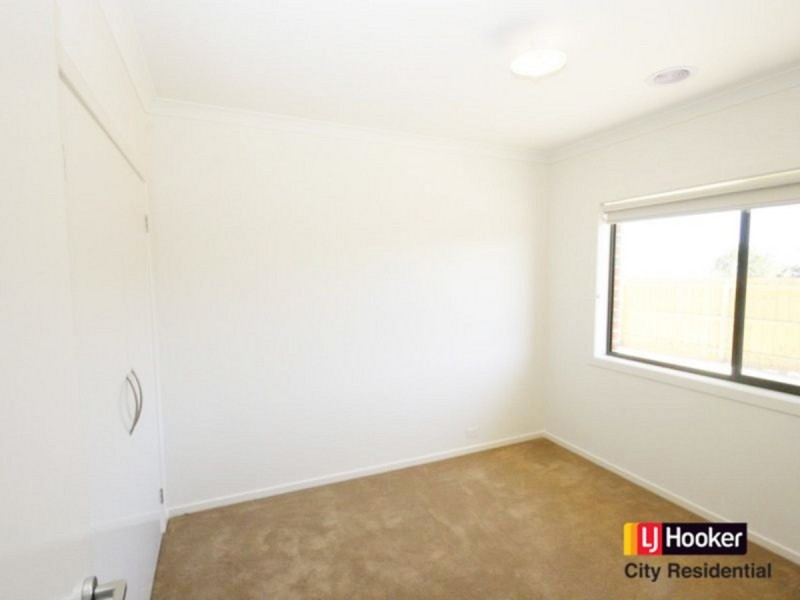 38 Grassland Drive, Point Cook VIC 3030