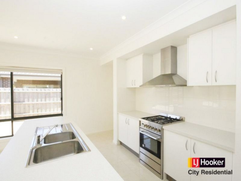 38 Grassland Drive, Point Cook VIC 3030