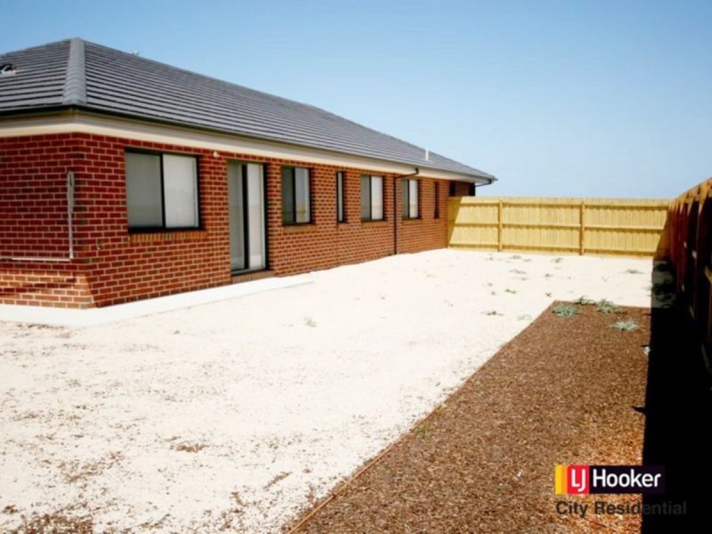 38 Grassland Drive, Point Cook VIC 3030