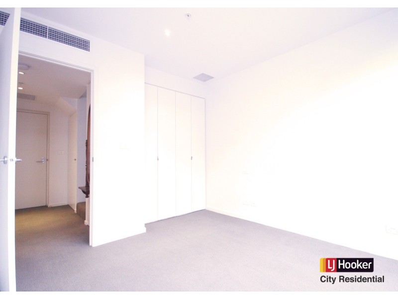 81P/111 Merchant Street, Docklands VIC 3008