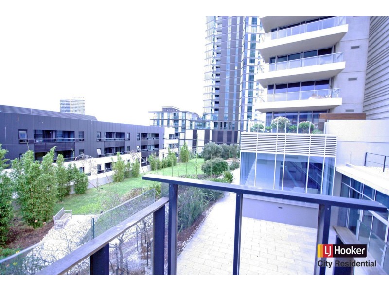 81P/111 Merchant Street, Docklands VIC 3008