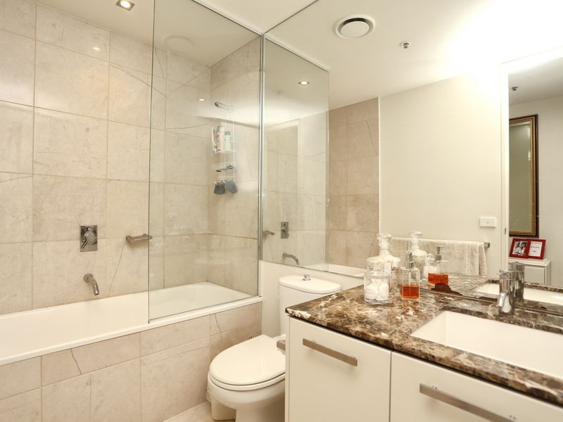 1101/1 Roy Street, Melbourne VIC 3004