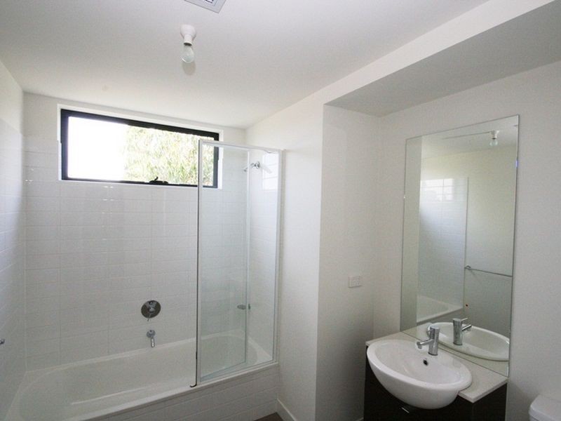 12/24-26 Burton Street, Clayton VIC 3168