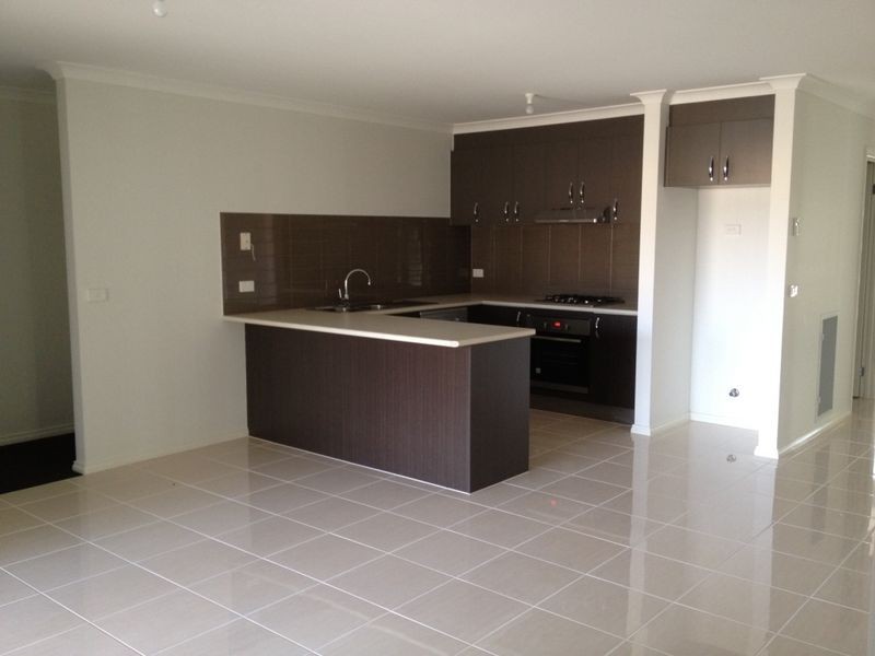1 St Laurent BLVD, Point Cook VIC 3030