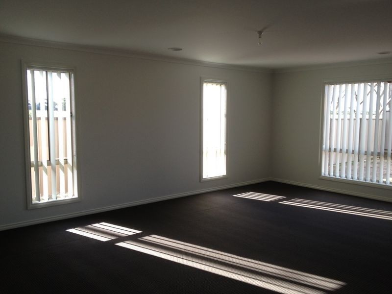 1 St Laurent BLVD, Point Cook VIC 3030