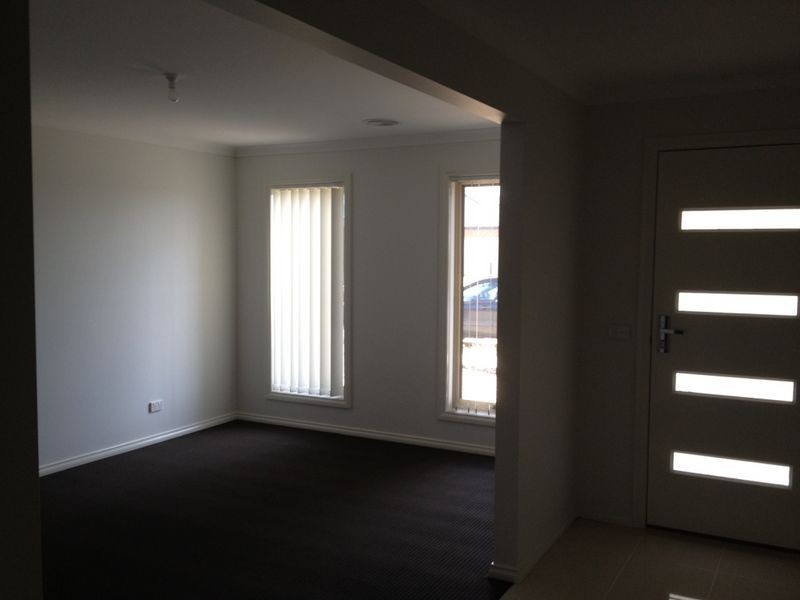 1 St Laurent BLVD, Point Cook VIC 3030