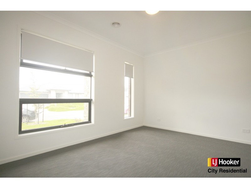 49 Newport Avenue, Williams Landing VIC 3027