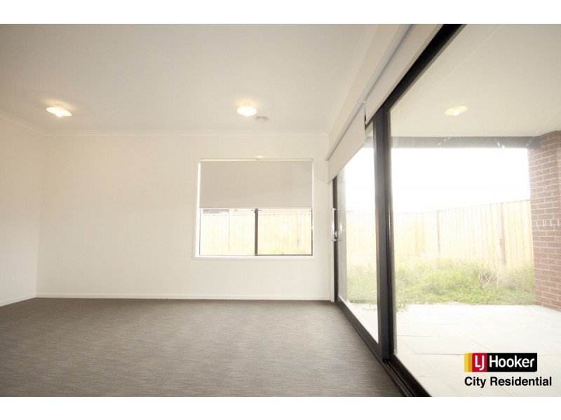 49 Newport Avenue, Williams Landing VIC 3027