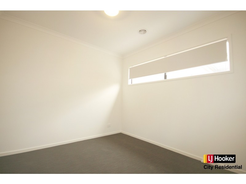 49 Newport Avenue, Williams Landing VIC 3027