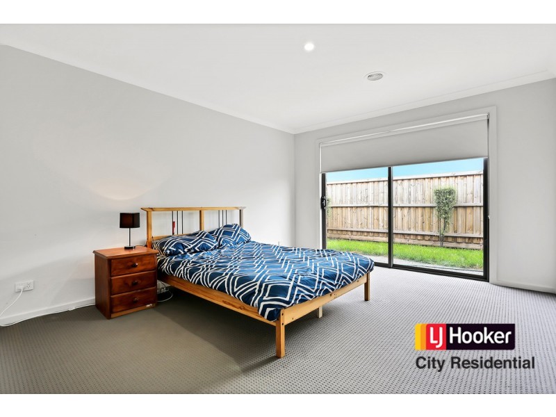 34 Solitude Crescent, Point Cook VIC 3030