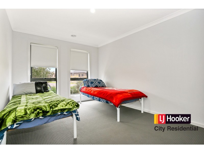 34 Solitude Crescent, Point Cook VIC 3030