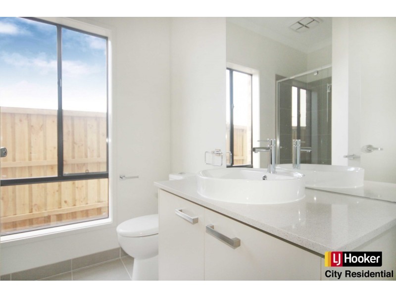 4 Thornbury Way, Williams Landing VIC 3027