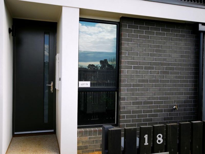 18 Central Park Walk, Cheltenham VIC 3192