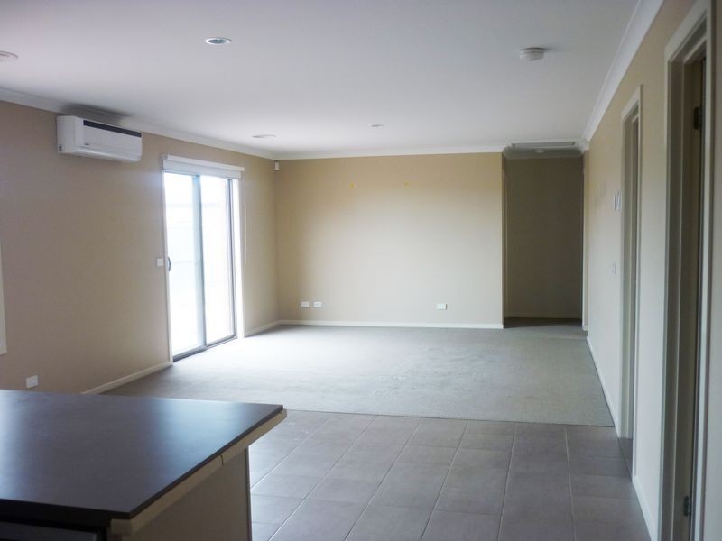 10 Lamington Drive, Tarneit VIC 3029