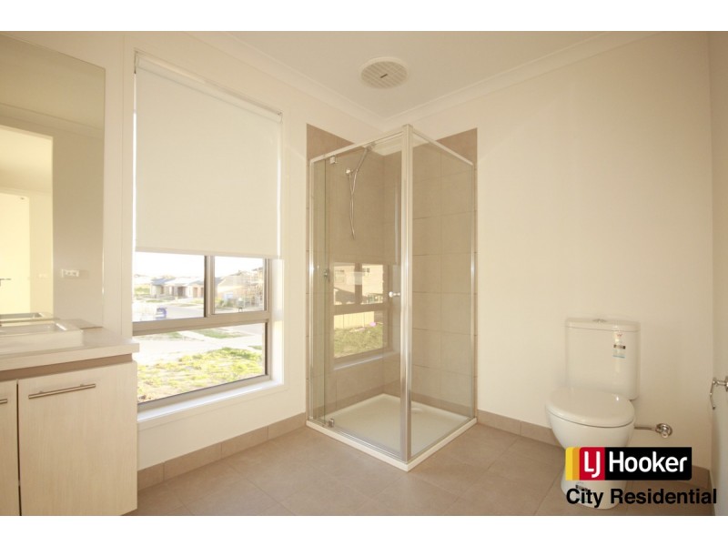 166 Citybay Drive, Point Cook VIC 3030