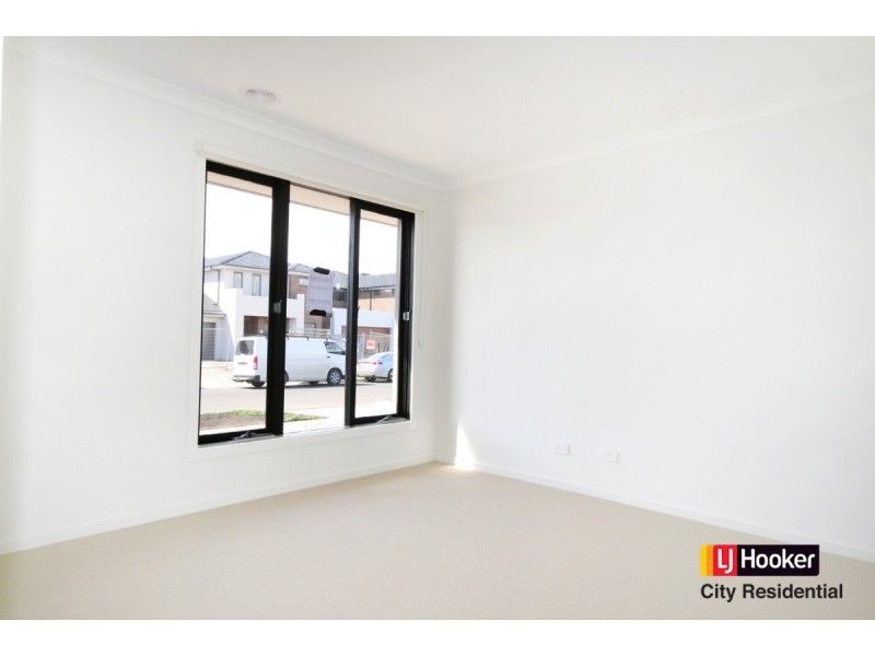 11 Lambro Way, Point Cook VIC 3030