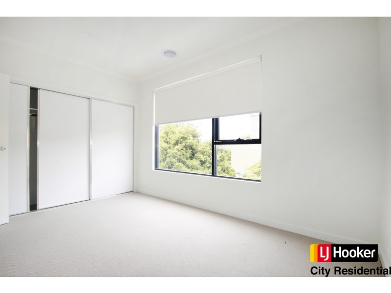 8 Aviary Grove, Thornbury VIC 3071